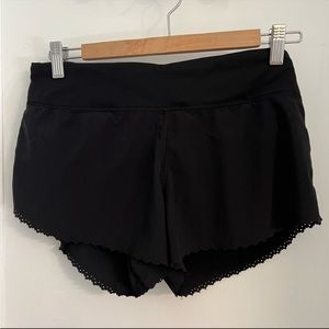 Lululemon shorts with scalloped edge
